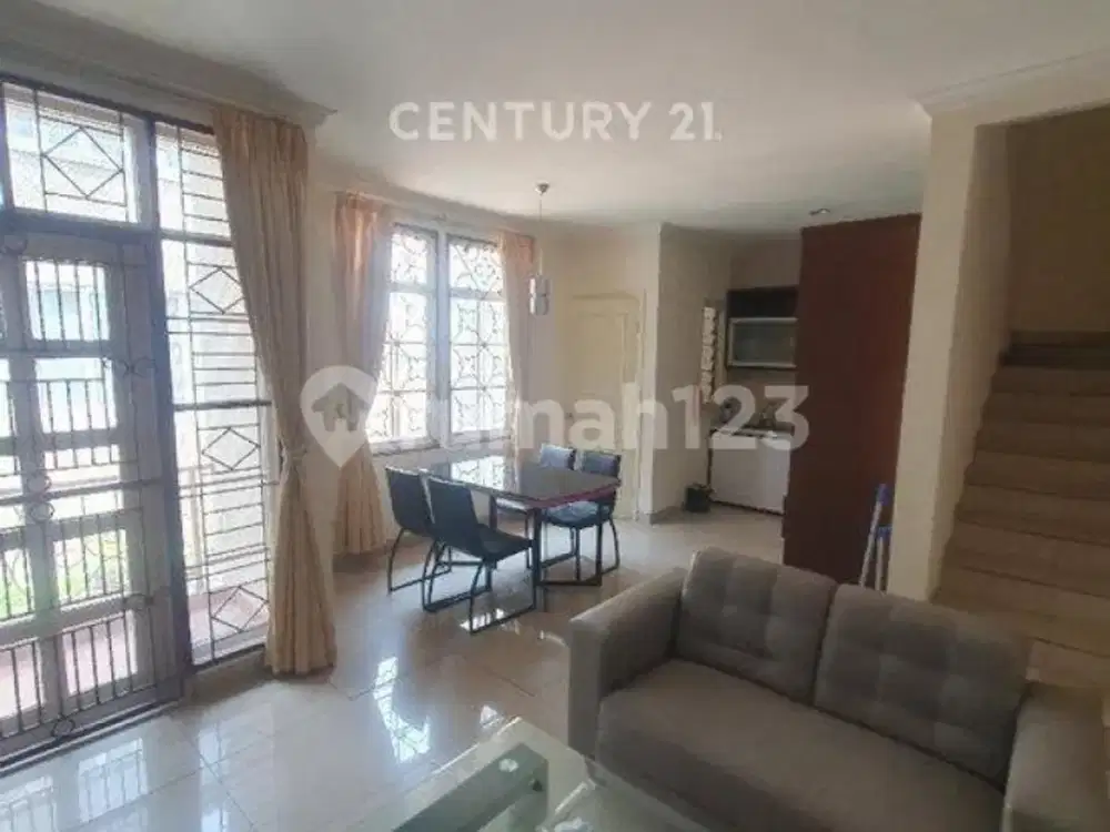 Disewakan Rumah 2,5 Lantai Ff di Kenari Golf Pik