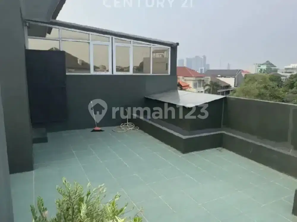 Rumah Induk dan 6 Kamar Kost di Tosiga Kebun Jeruk Bgs Investasi