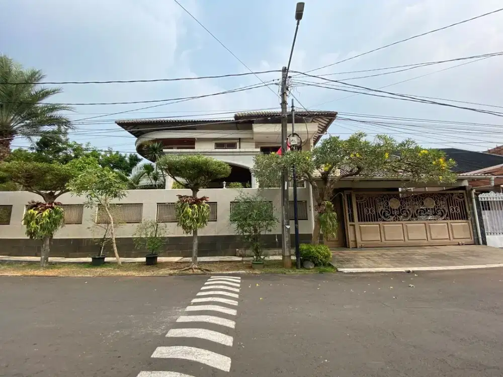 Cinere Bukit Cinere Indah Rumah Hoek Luas 785 Dalam Komplek Ex Pondok Indah