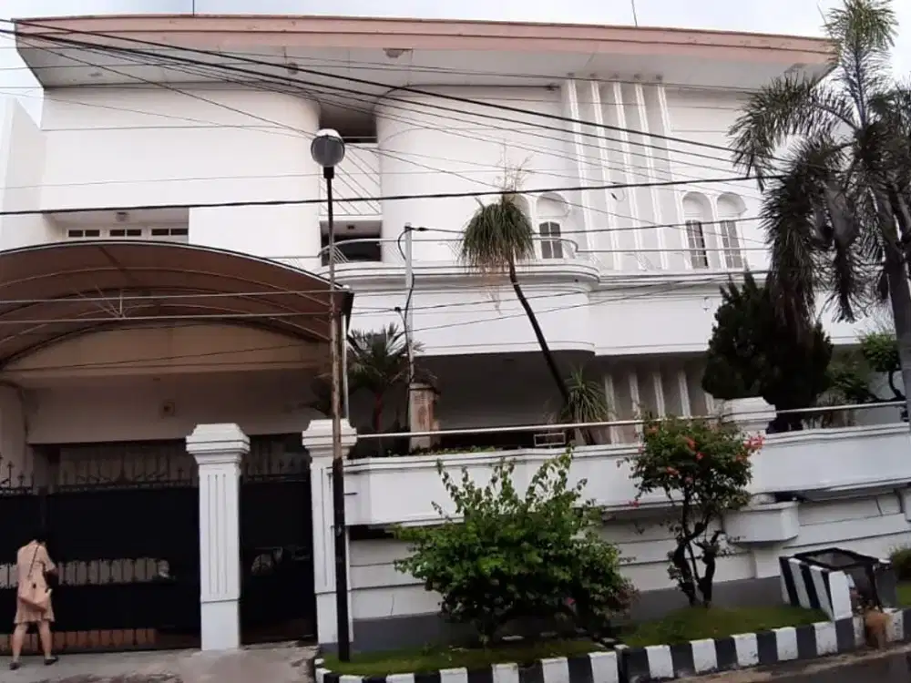 Rumah 2 Lantai Bagus SHM di Manyar Kertoarjo Siap Huni