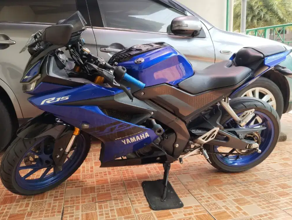 YAMAHA R15 Biru