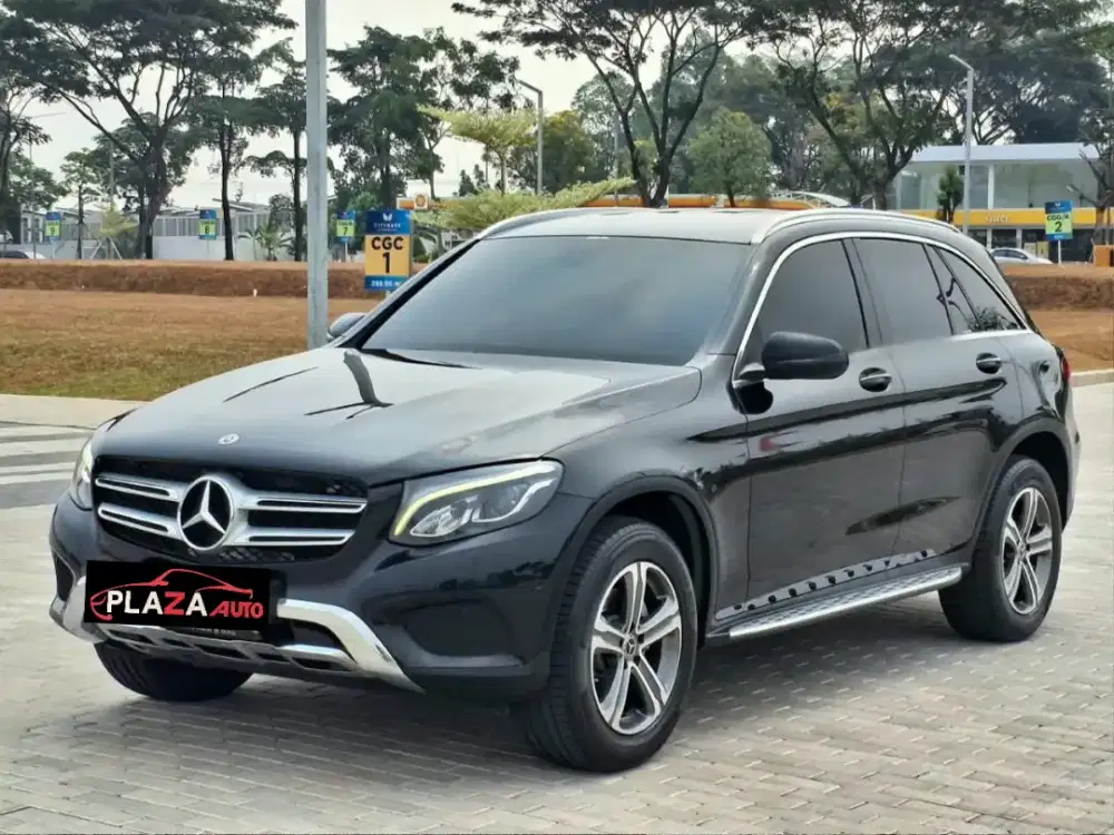 Mercedes Benz 2017
GLC 200 exclusive 
Automatic