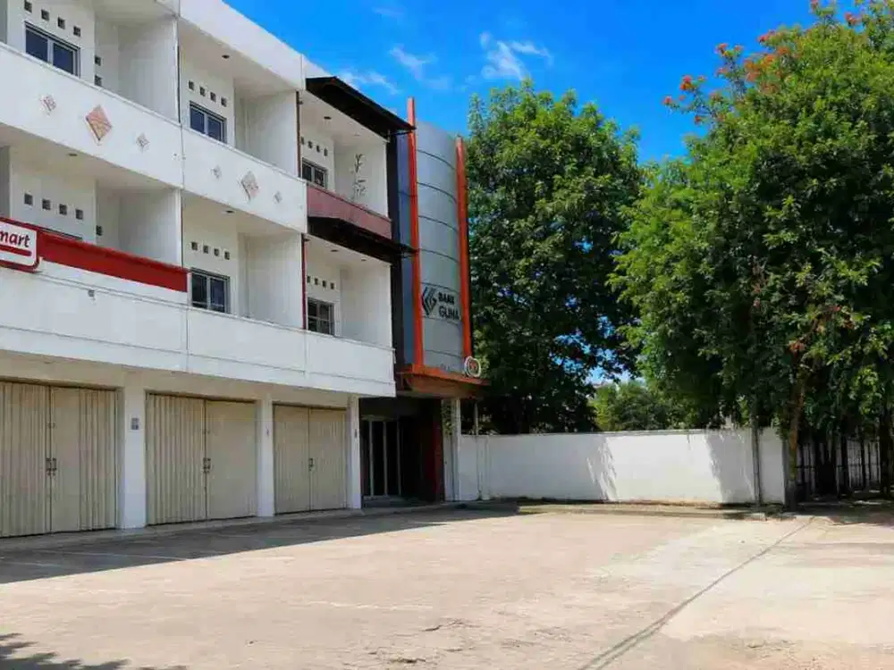 Di sewakan ruko 3 lantai dkt UNS Solo parkir bisa