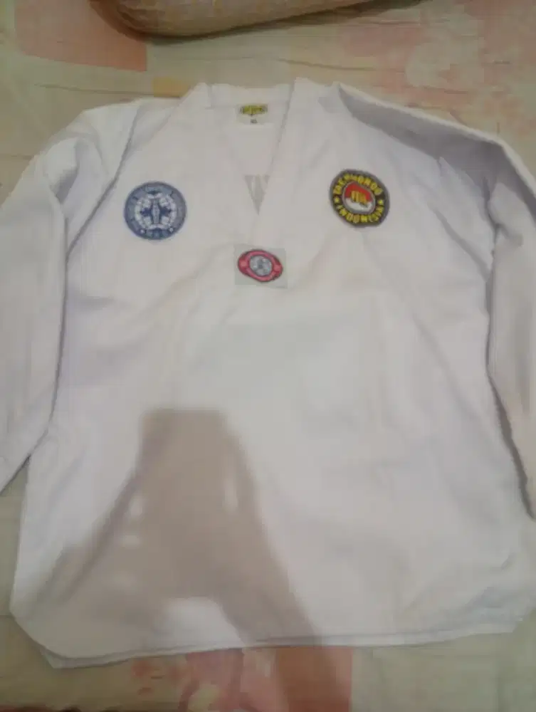 Dobok / seragam taekwondo