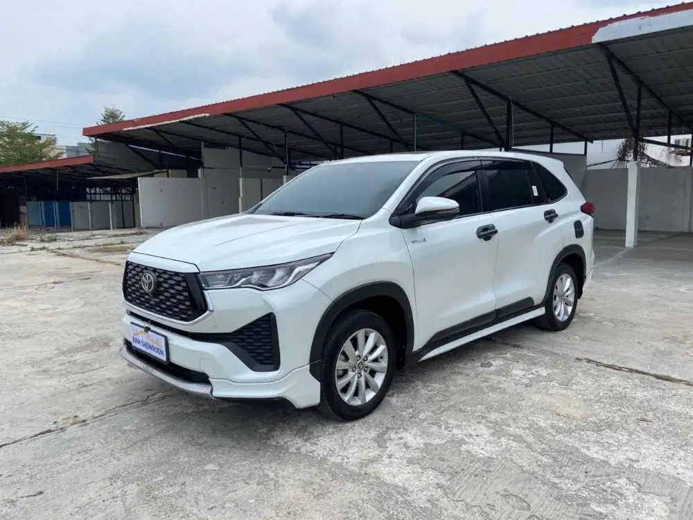 TOYOTA ZENIX V HYBRID 2023