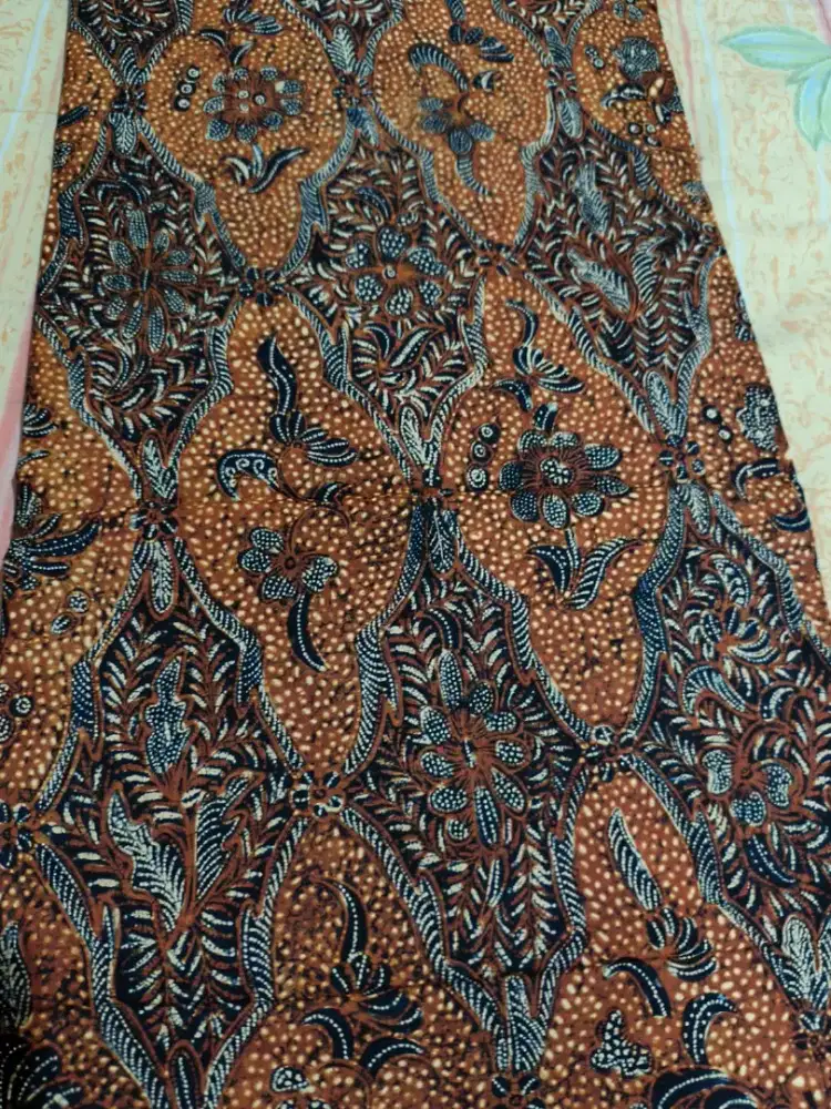 Kain batik kuno motif sidomukti warisan leluhur