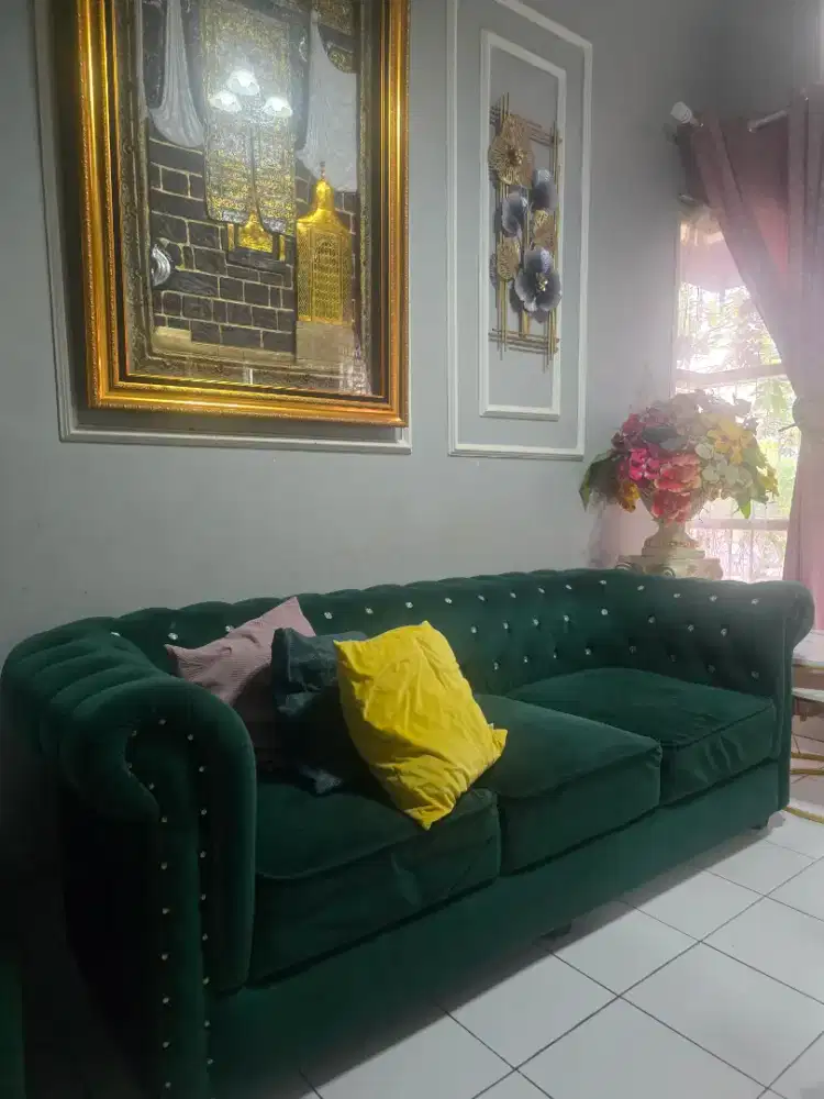Sofa empuk masih matap