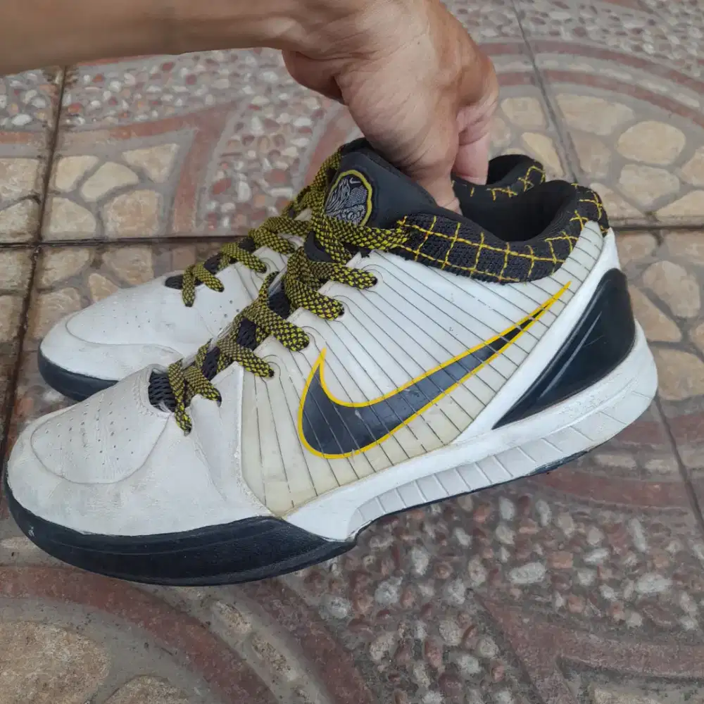 NIKE KOBE NGGA MULUS SIZE 41
