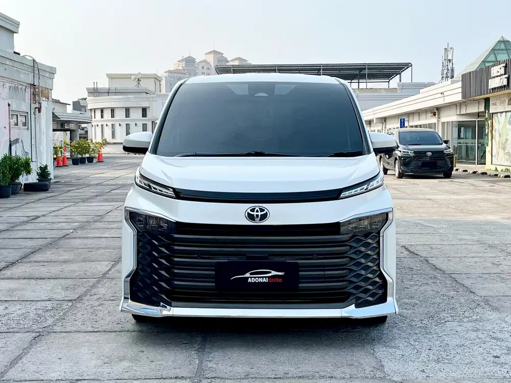 TOYOTA VOXY 2.0 AT 2022