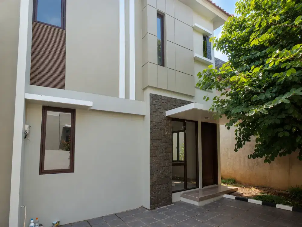 Rumah Baru -  2 LT Siap Huni, Pinggir Jalan Condet Raya, Jakarta Timur
