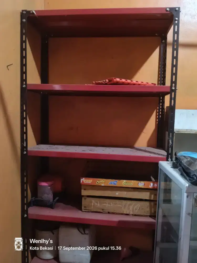 Rak besi susun serbaguna