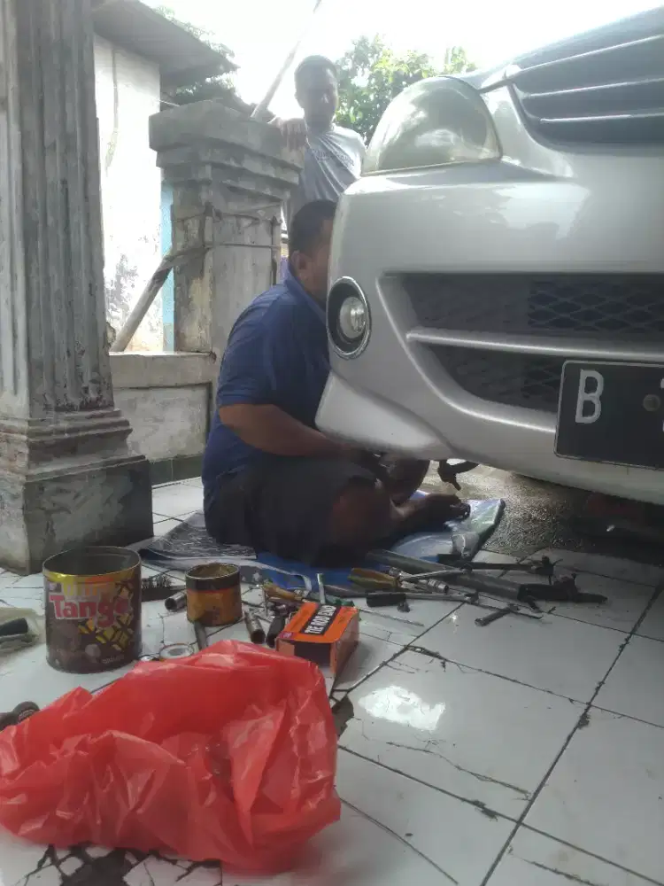 Bengkel spesialis kaki kaki mobil
