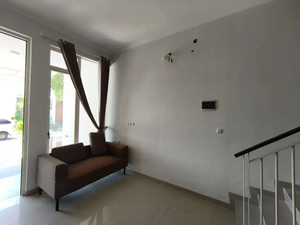 Buyer Only Rumah Minimalis Pakuwon City, Row 3 Mobil