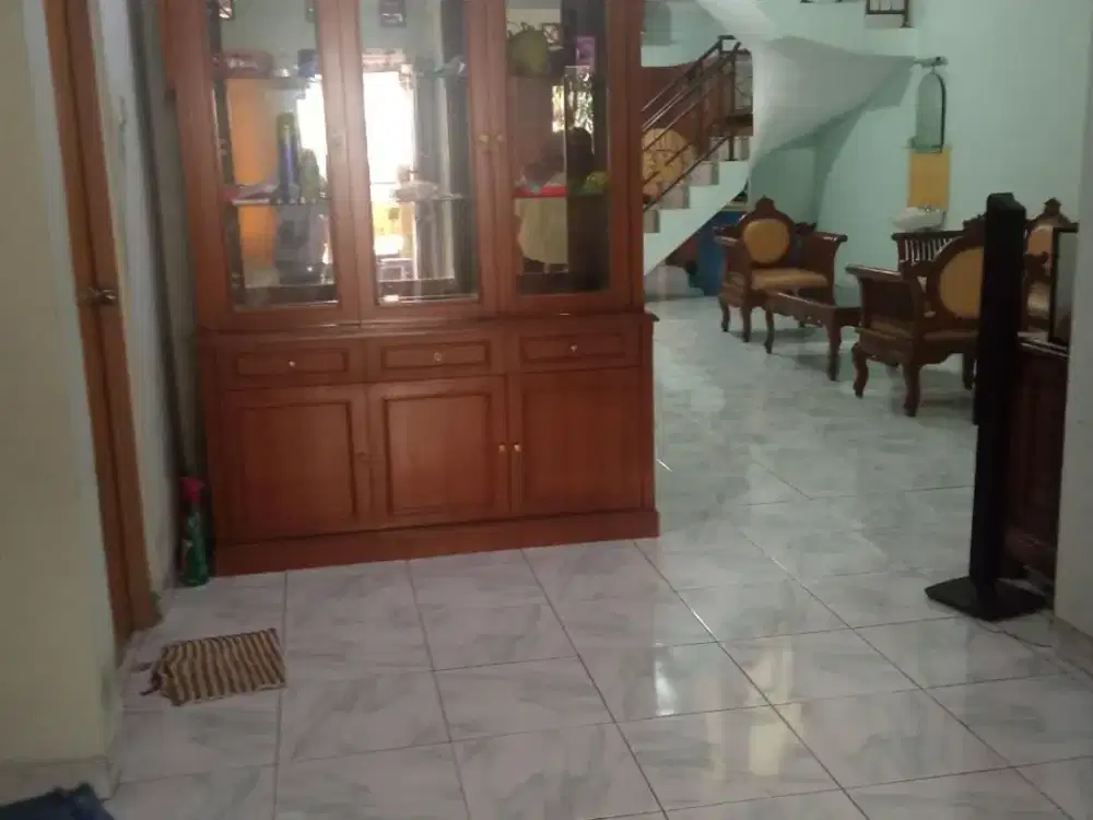 Rumah 2 Lanai Dalam Komplek Siap Huni di Antapani