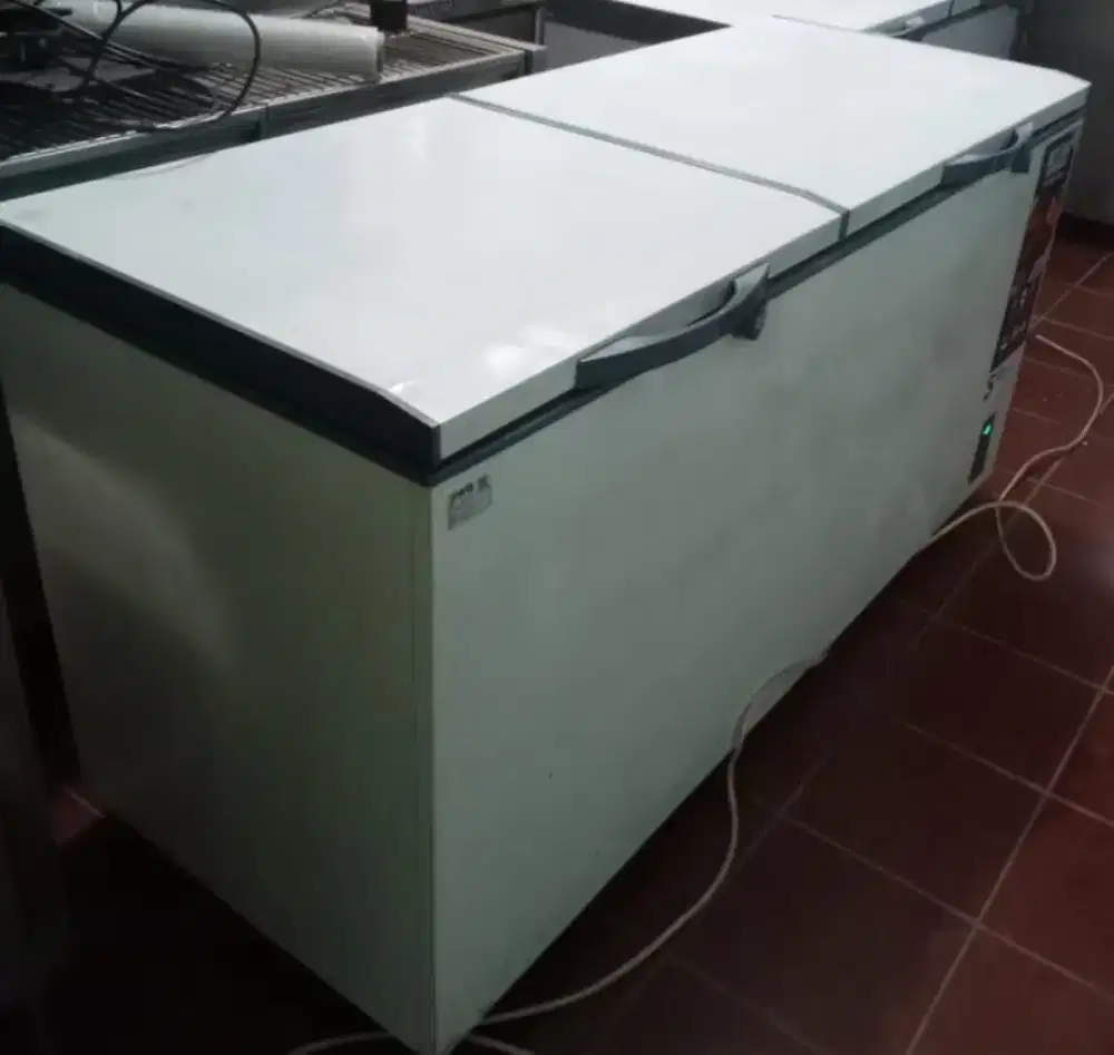Freezer Box / Chest Freezer GEA AB-600-R 550 Liter