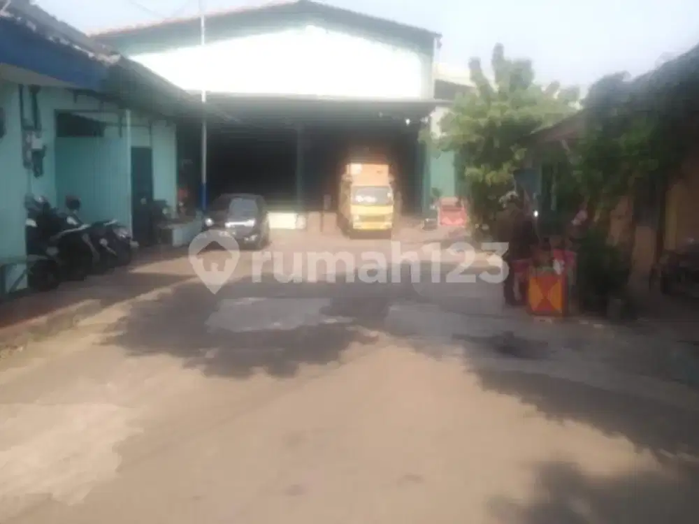 Gudang Blok C Jl Raya Bekasi , Cakung ,Jaktim Gudang Blok C Luas Bangunan 720M2 Satu Komplek Ada 5 Gudang ,( Luas Kompleks ,7500 M2)Bisa Masuk Ko