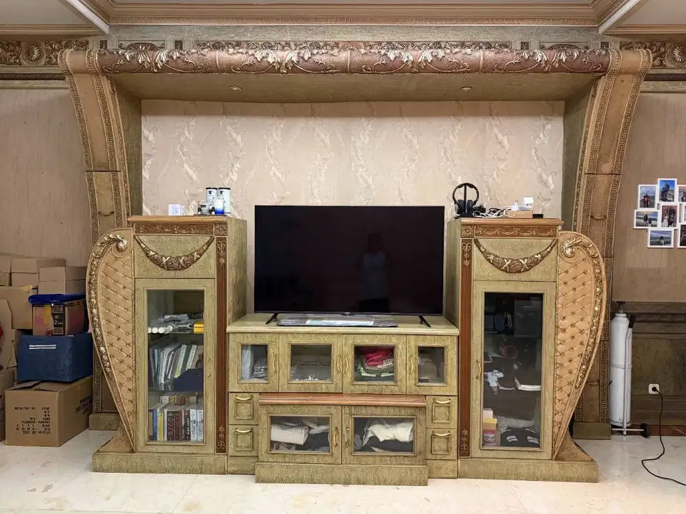 Kabinet TV Klasik besar