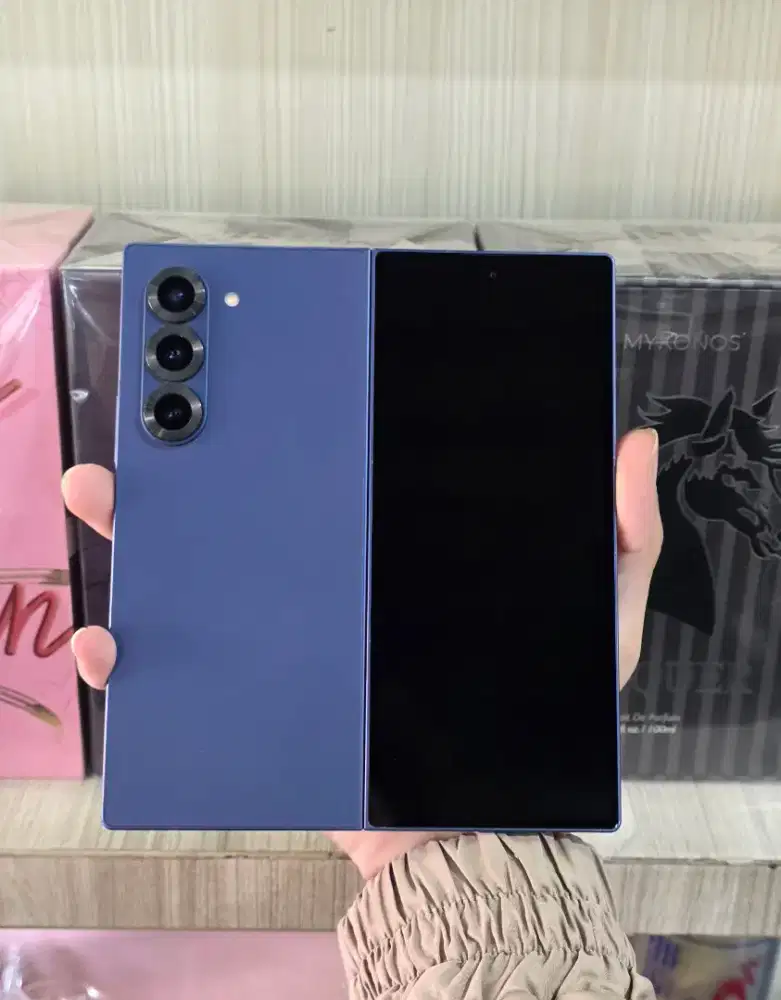 Samsung z fold 6 12/256 second like new resmi Indonesia 
warna blue