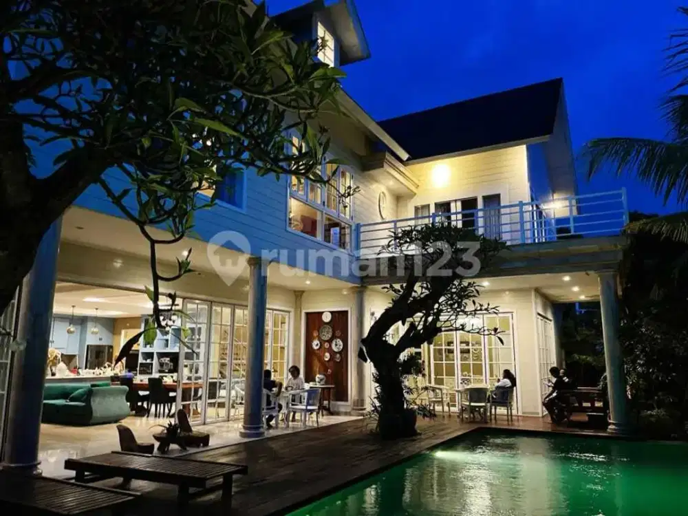 Alana House - Luxury 7 Bedroom Estate In Canggu Bali With Massive 1,000 M² Building