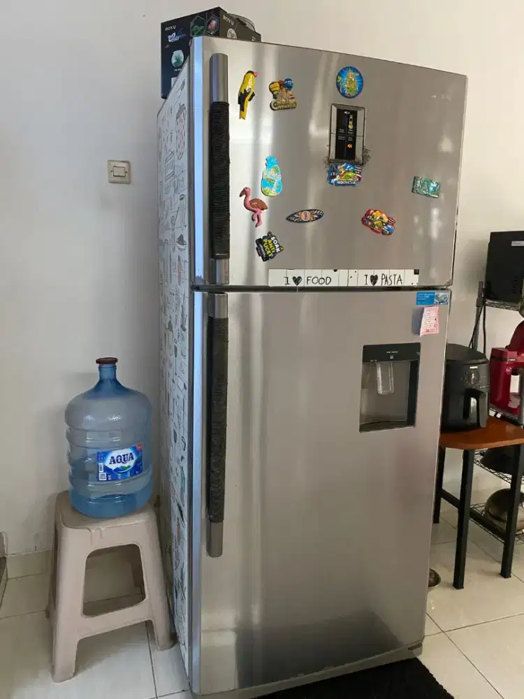 Kulkas Samsung 2 pintu besar