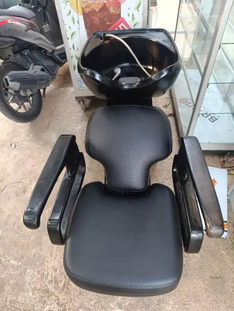 Jual kursi keramas salon, kondisi second, Lok Pamulang barat, Tangsel
