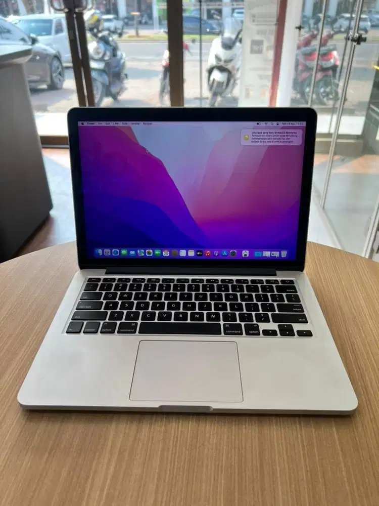 Macbook Pro 2015 13 Inch i5 8/128 Fullset Second iBox