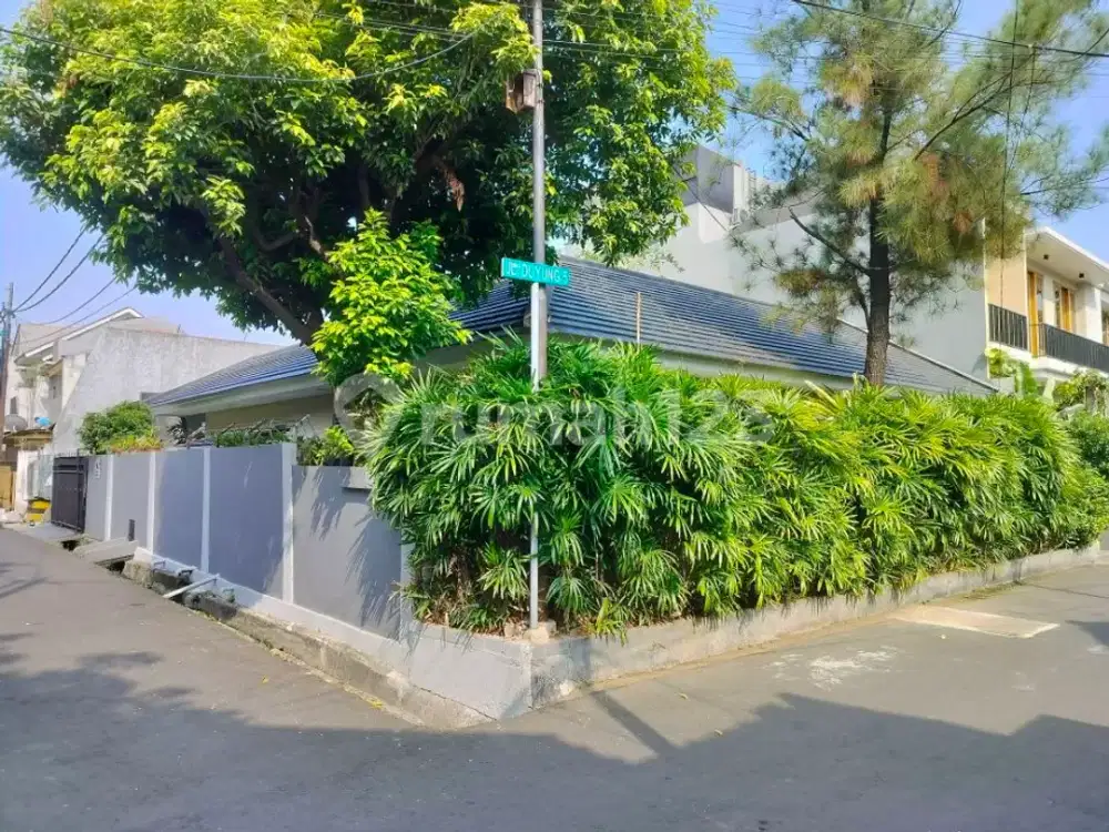 Rumah huk 2 lnt lbr 14m ada Taman dan Jalan lebar