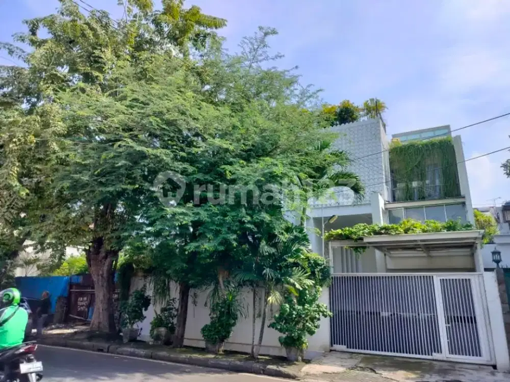 Rumah Pinggir Jalan E Lnt Lbr 14.m Bisa Wisma