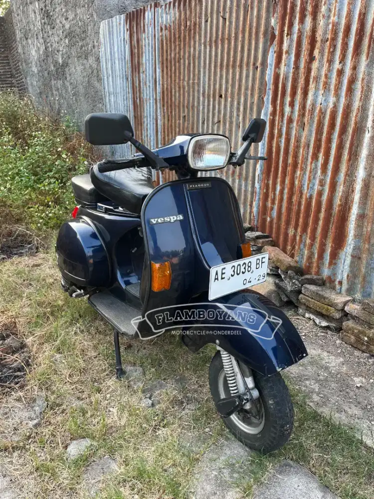 Vespa P 150 SE Strada Aom Biru Tua Tahun 1988