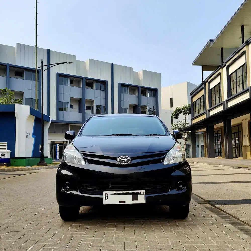 NEW AVANZA 1.3 E MT 2015