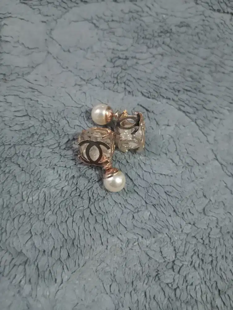 CHANEL Coco earings,anting Coco Chanel masih sangat bagus.