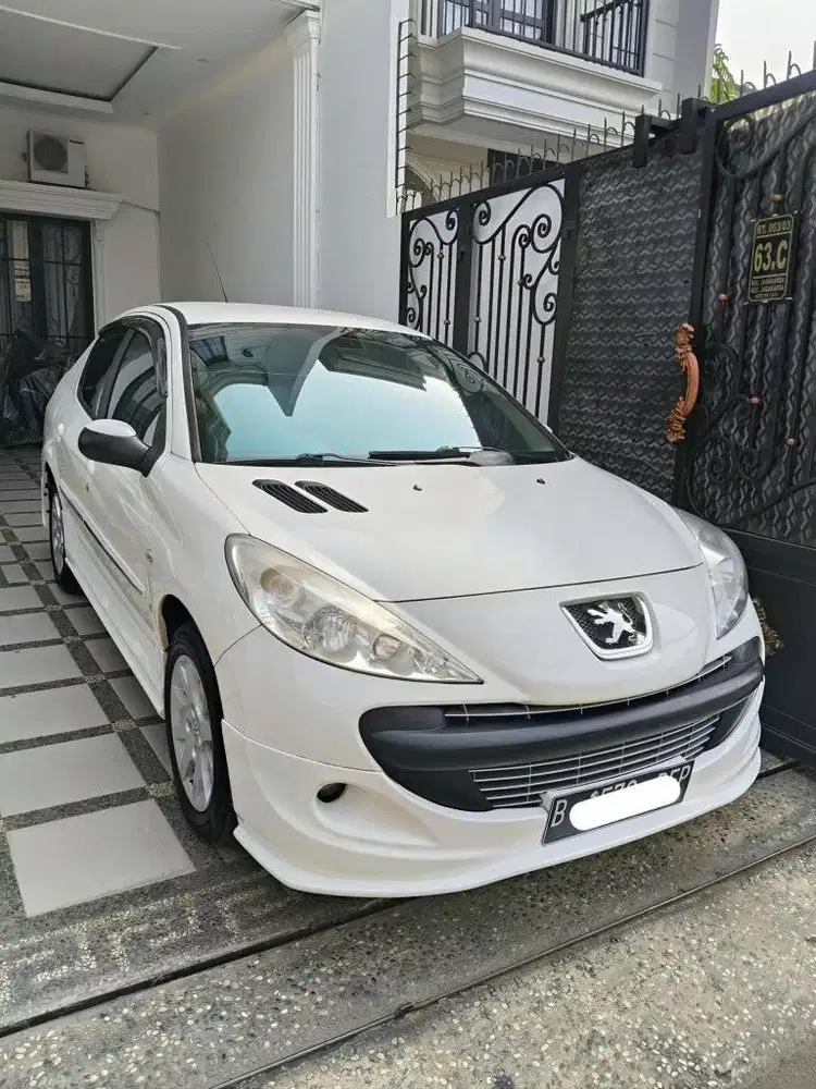 Peugeot 207 AT Sedan