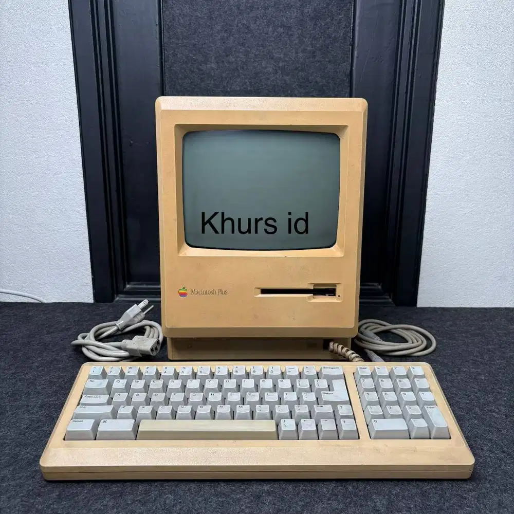 macintosh plus 1986 - very rare apple collection
