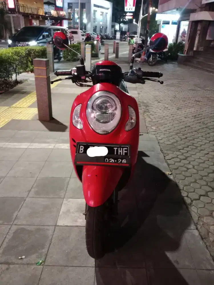 Honda Scoopy Merah Hitam