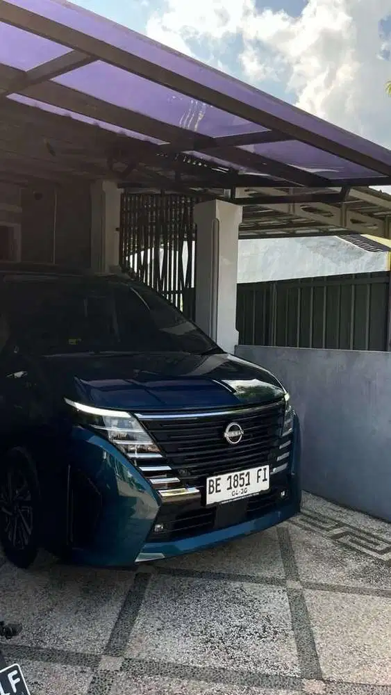 Nissan Serena 2025 Hybrid SUPER LOW KM 4rb only