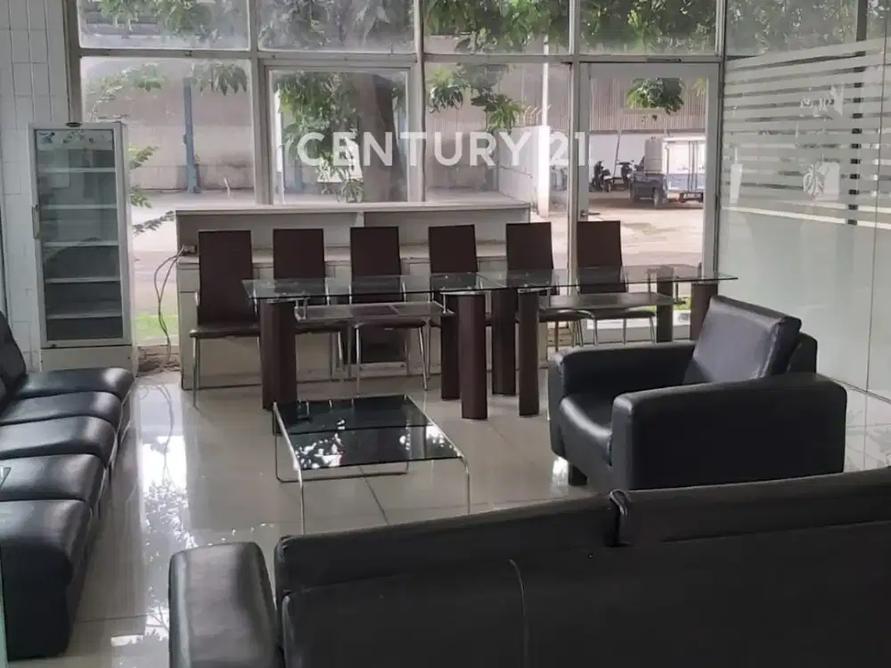 SHOWROOM MOBIL Lokasi Strategis Di Jl Jend Sudirman Kranji
