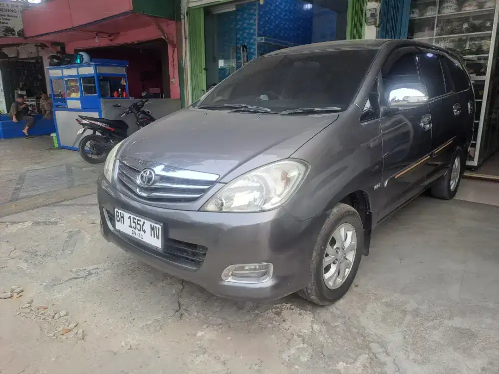 TOYOTA KIJANG INNOVA M/T 2.0 G 2010