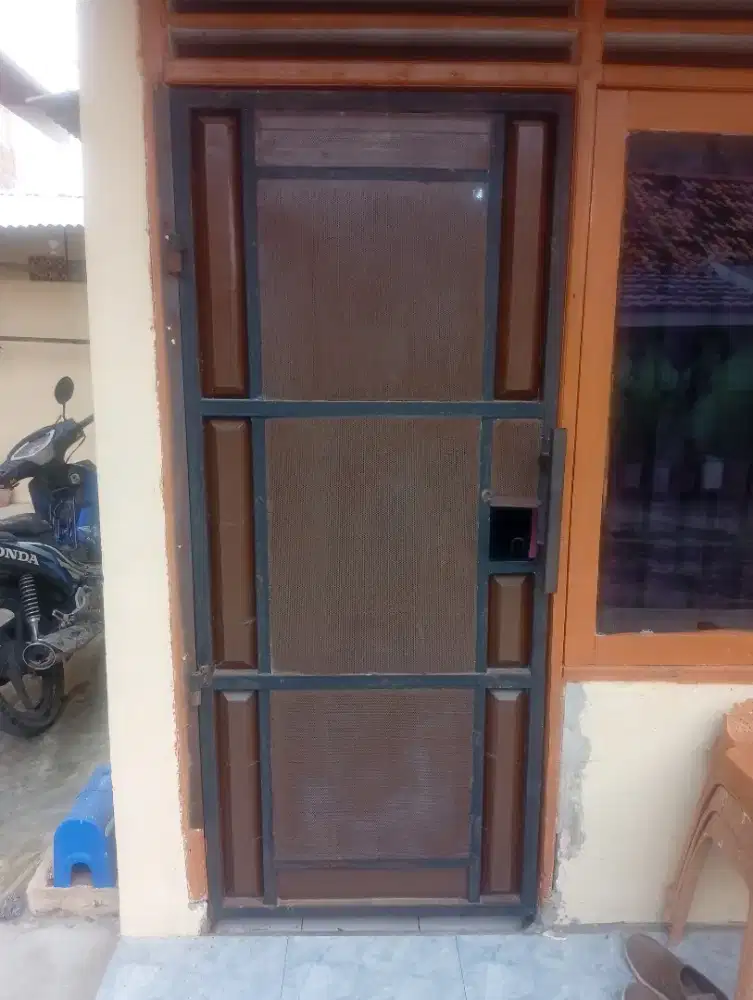 Jual  2tralis besi  bekas tp kokoh