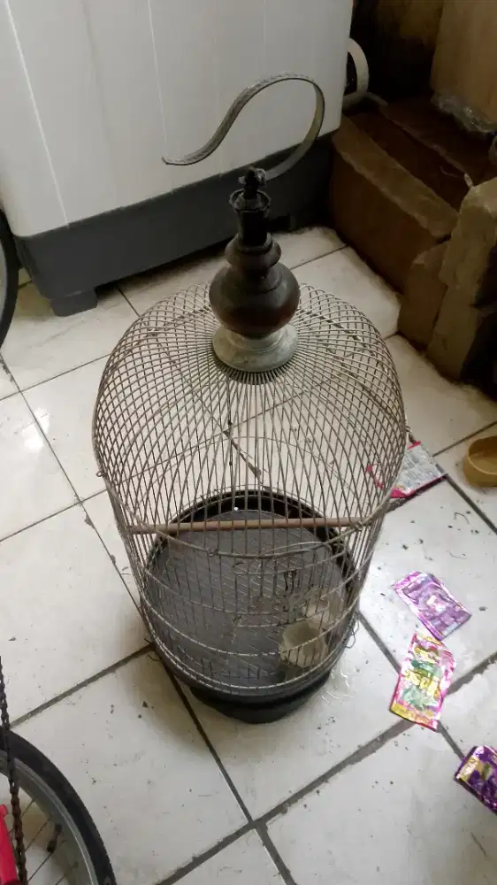 Kandang besi bulat