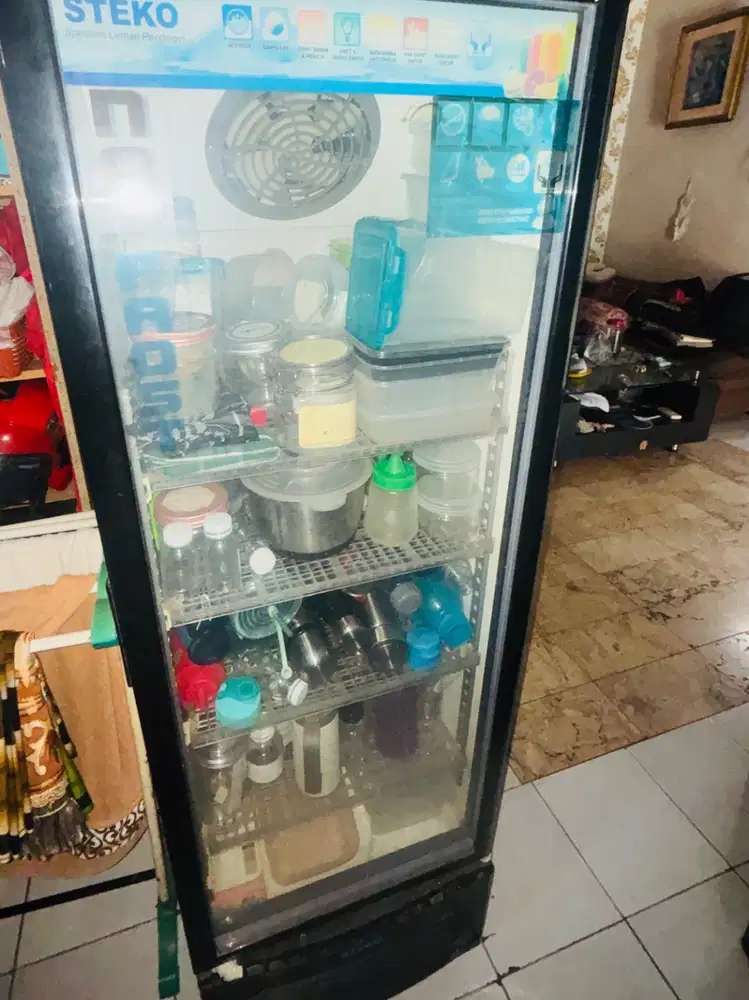 Showcase/lemari pendingin minuman