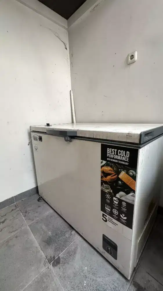 Freezer Merk Gea (318 liter)