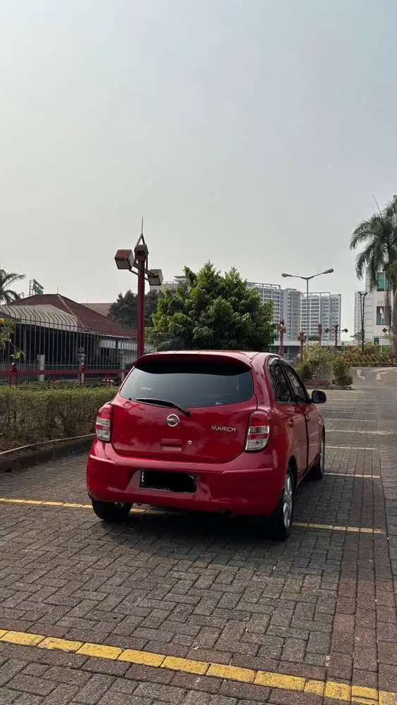Nissan March 2012 Bensin