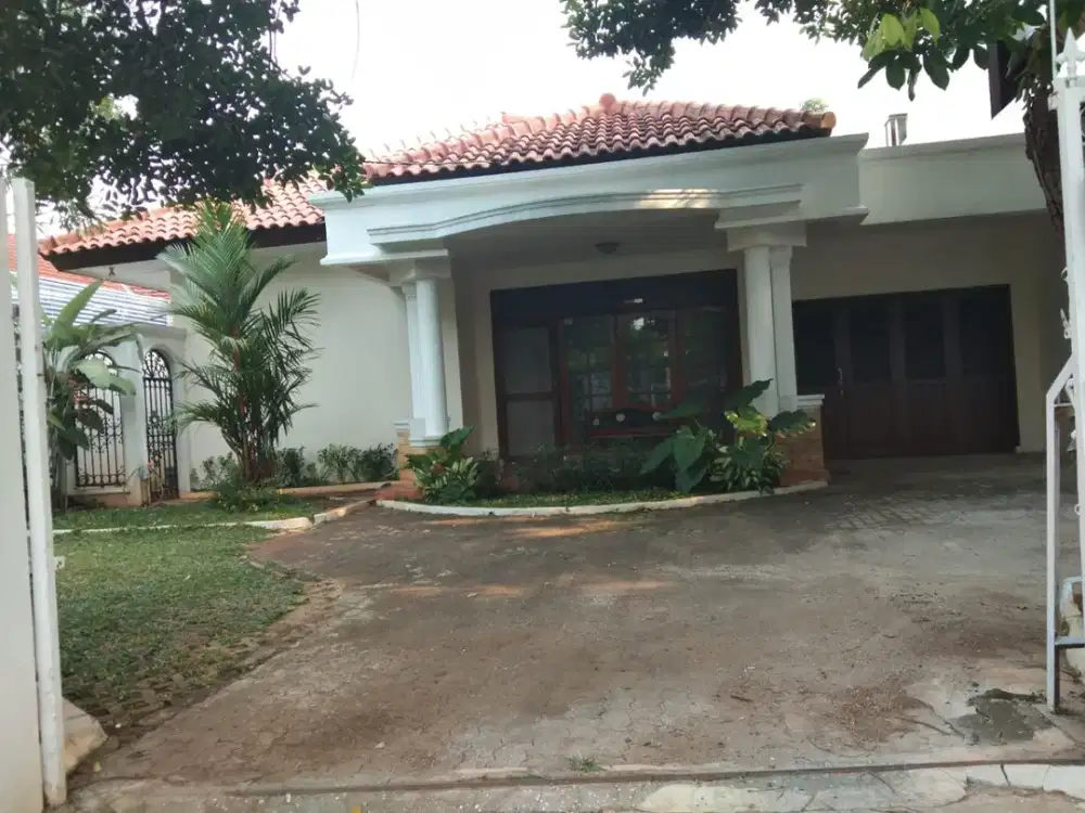 Rumah Cipete Siap Huni Dengan Garasi & Carport