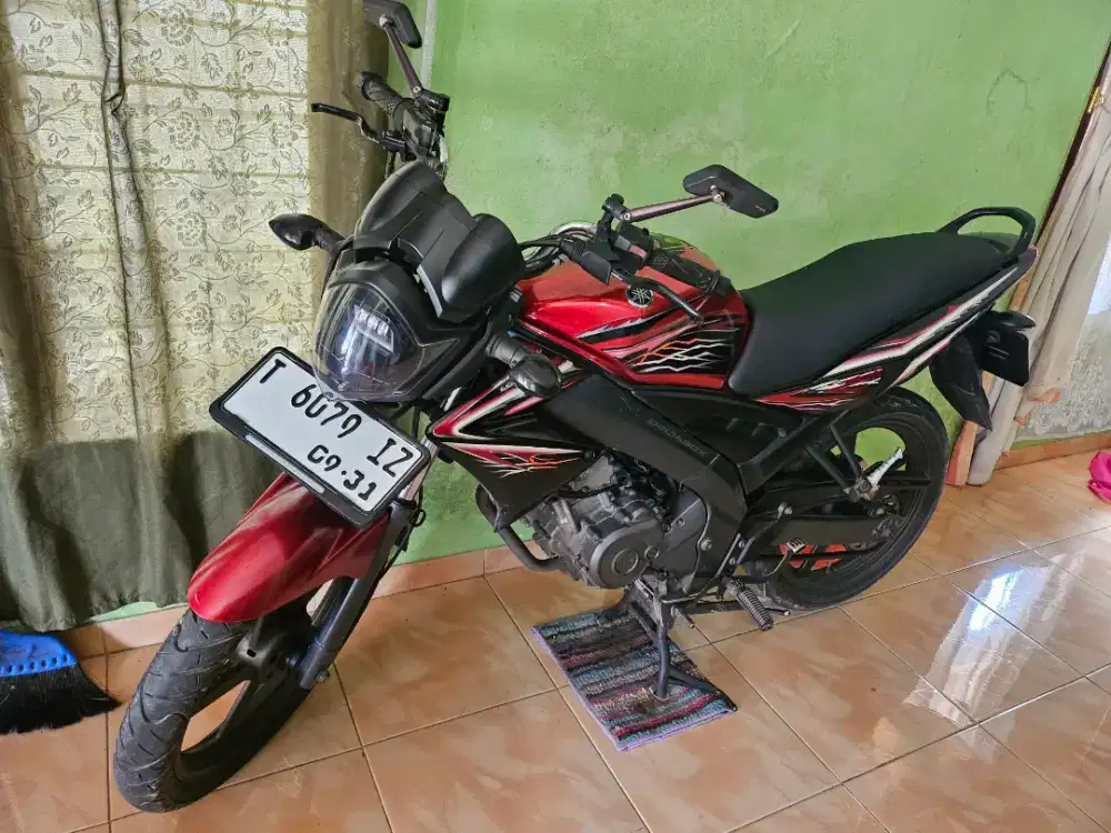 yamaha vixion 2010 merah