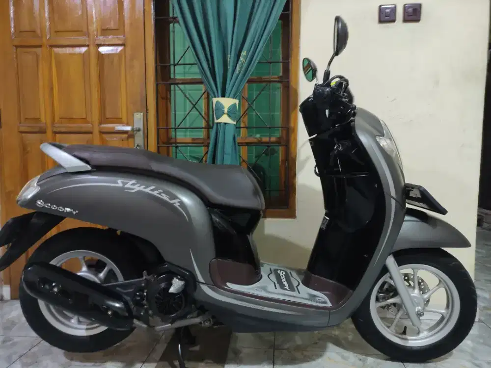 SUPER ISTIMEWA LOW KM SCOOPY STYLISH DONAT SUPER MULUS PERSIS BARU