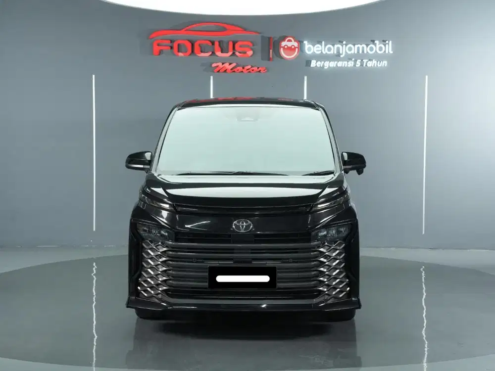 Km 33 ribuan toyota voxy cvt tss 2022 hitam pajak panjang