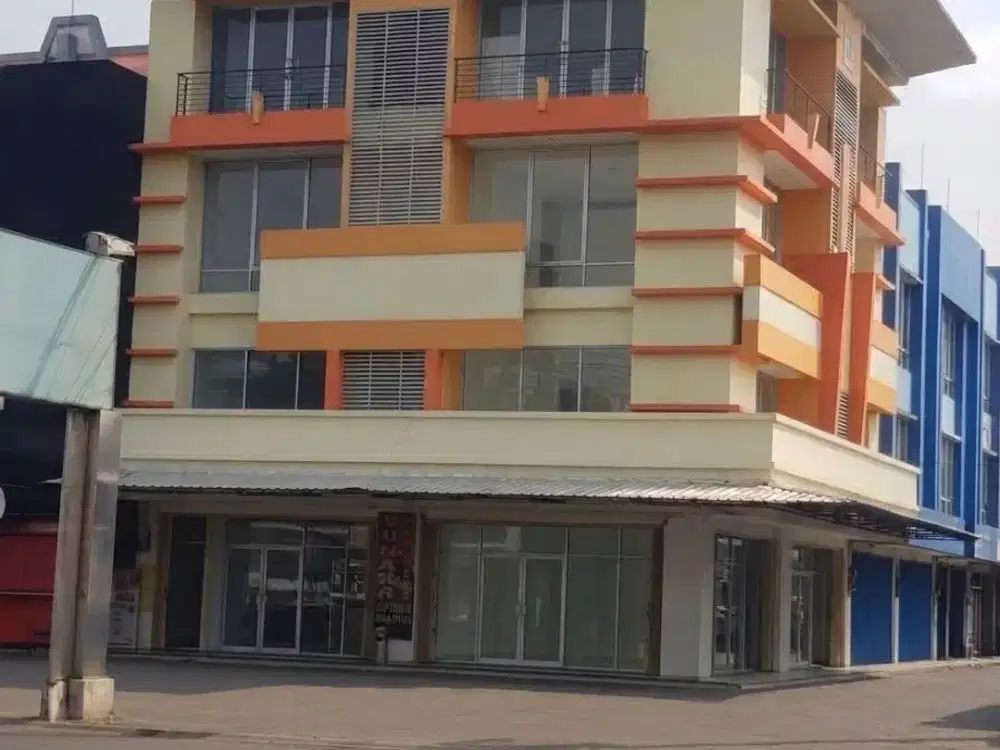 Ruko Hoek beserta Usahanya di Harapan Indah Bekasi