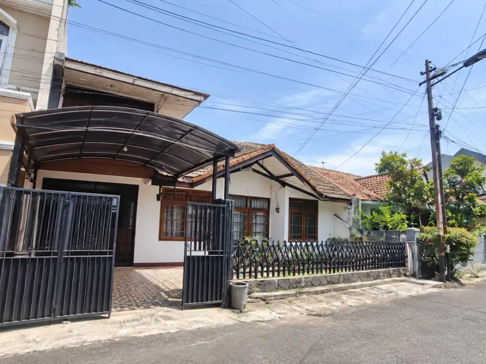Murah, Rumah Lama Lokasi Strategis Tengah Kota Turangga Buahbatu