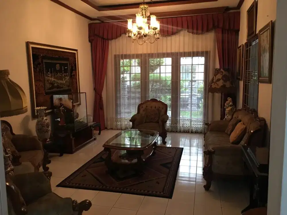 Rumah Strategis Cocok untuk Usaha Invest di Bintaro Sektor 3