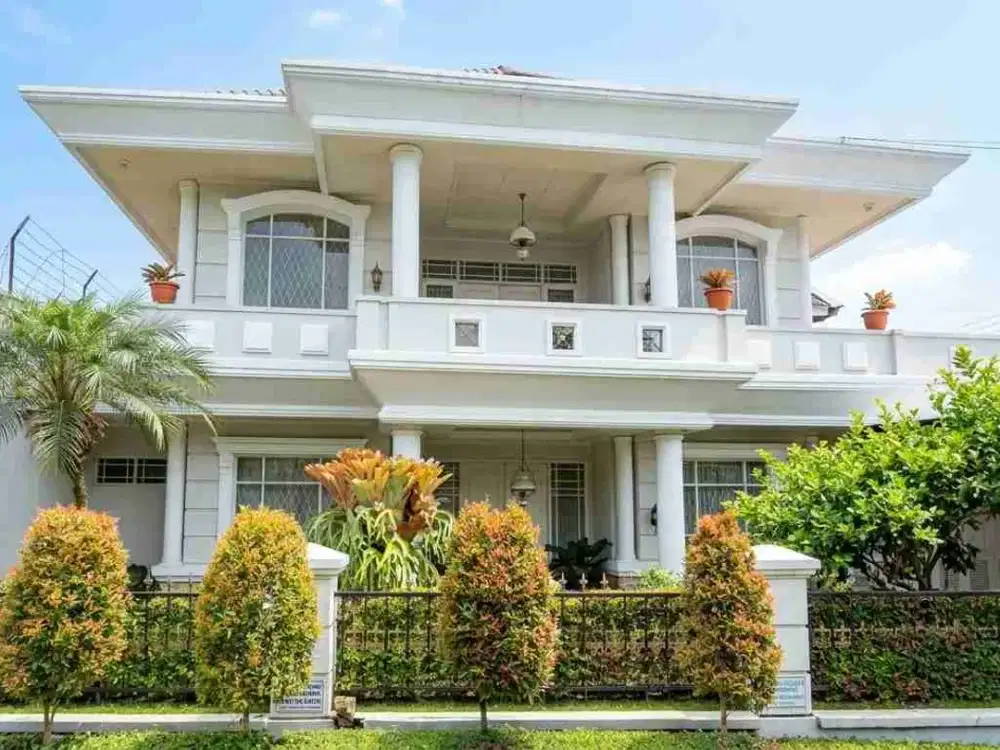 Dijual Rumah Mewah Dua Lantai di Cigadung Full Furnished
